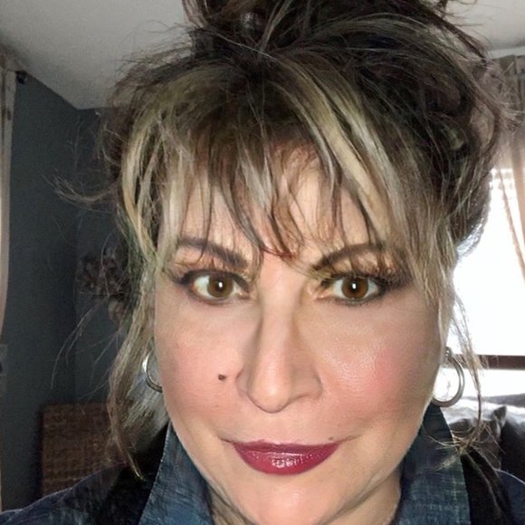 Meet your Posher - Picture 4 of 4